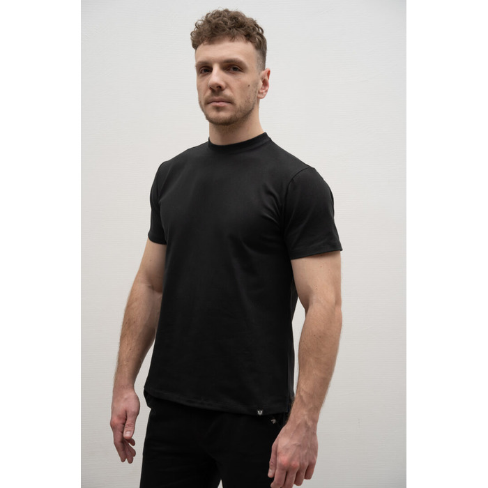 Футболка приталена