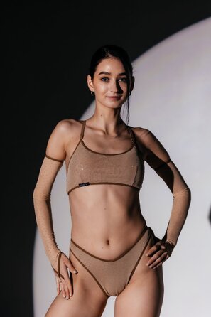 SKINELLE Crystal Mesh Комплект— Блискучий Сет із Сітки з Кристалами для Сцени, Пілона та Танців на Підборах - капучино