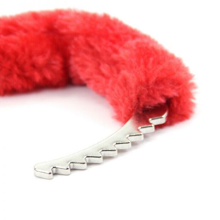 Наручники Roomfun Metal Handcuff With a Long Chain , Red