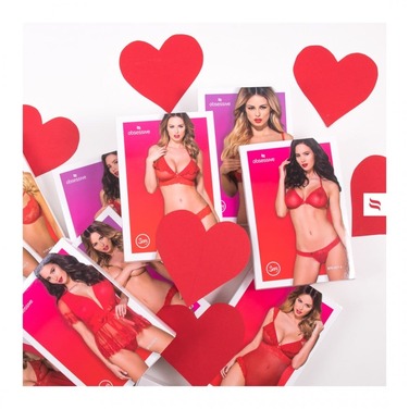 Трусики стринги с кружевной вставкой по попе Obsessive Maderris thong черный, M/L