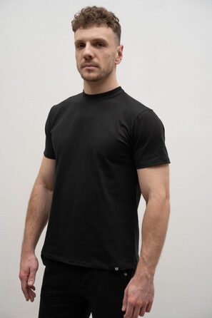 Футболка приталена