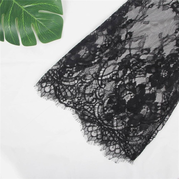 Халат з декоративним мереживом та довгими рукавами під пояс Star Night стрінги в комплекті, чорний, M