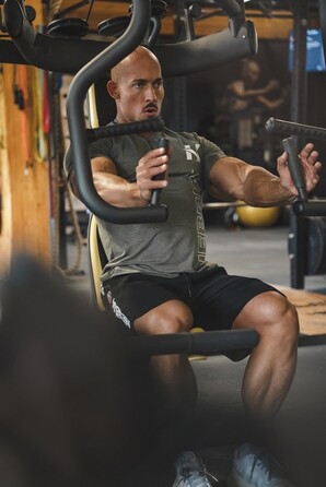 ФУТБОЛКА VERTICAL LOGO NEBBIA T-SHIRT KHAKI 293